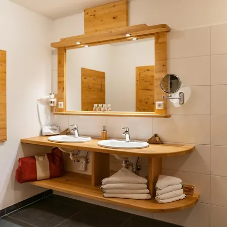 Sport & Baerenwirt Hotel 4*